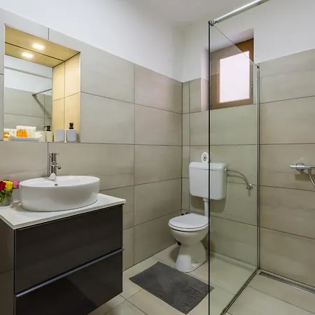 Zomzi Apartment *