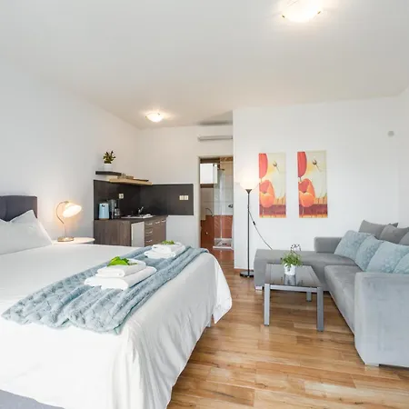 Apartment Zomzi