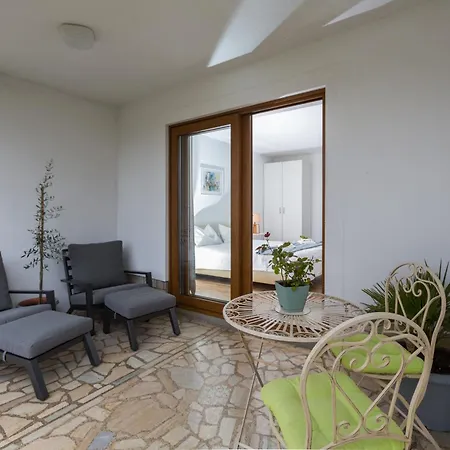 Apartment Zomzi *