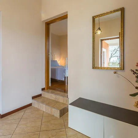 Zomzi Apartment *
