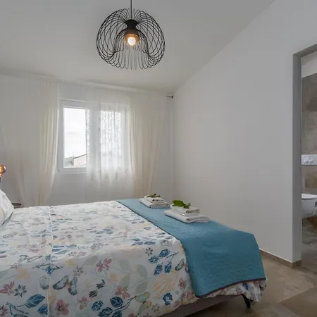 Zomzi Apartman Porec