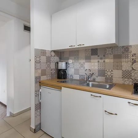 Zomzi Apartman Porec