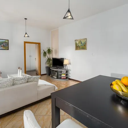 Zomzi Apartman Porec