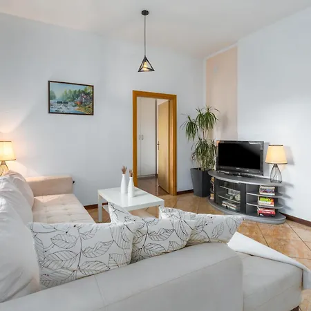 Zomzi Apartman Porec